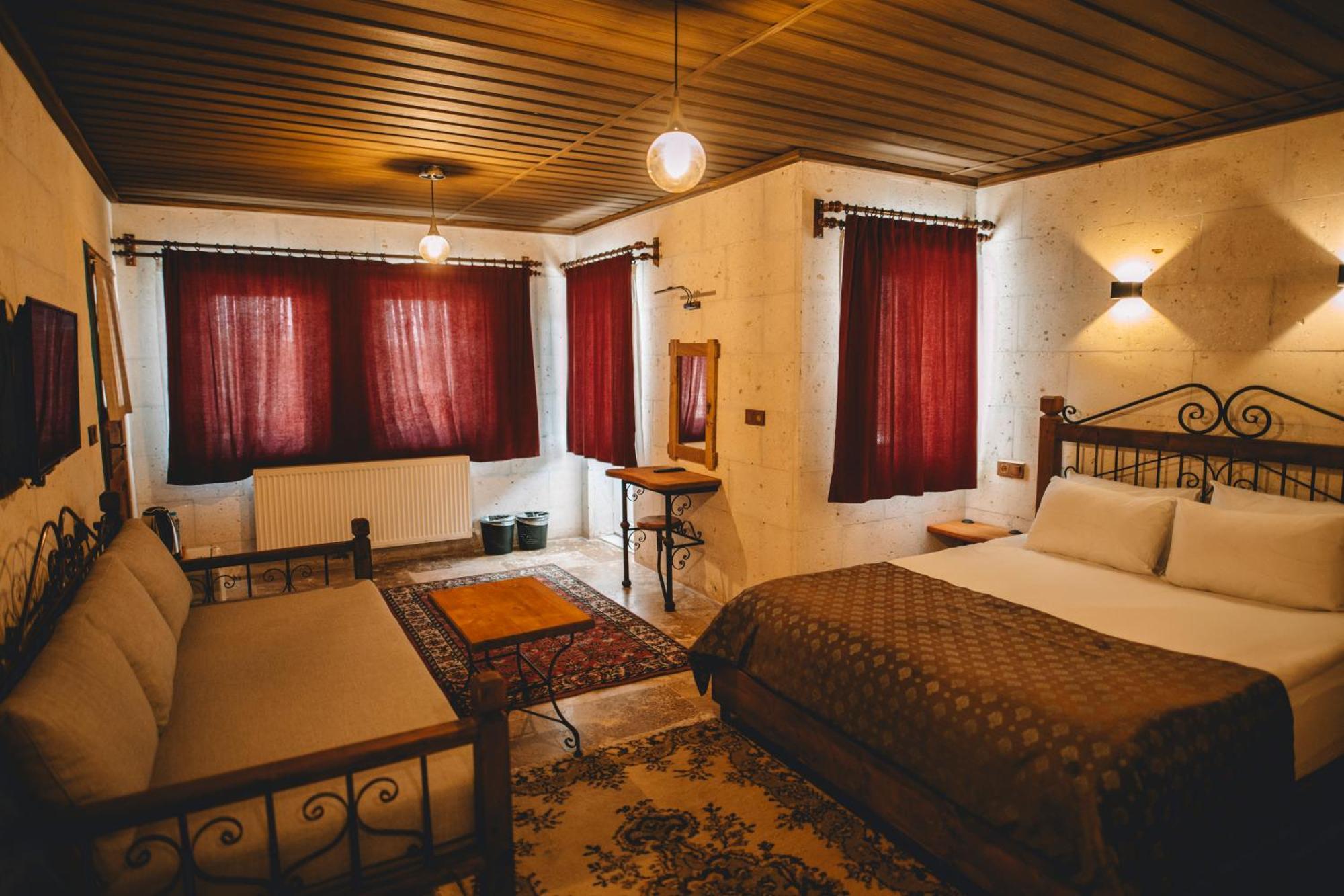 Cavusin Cave House-Cappadocia Bed & Breakfast Goreme Exterior photo
