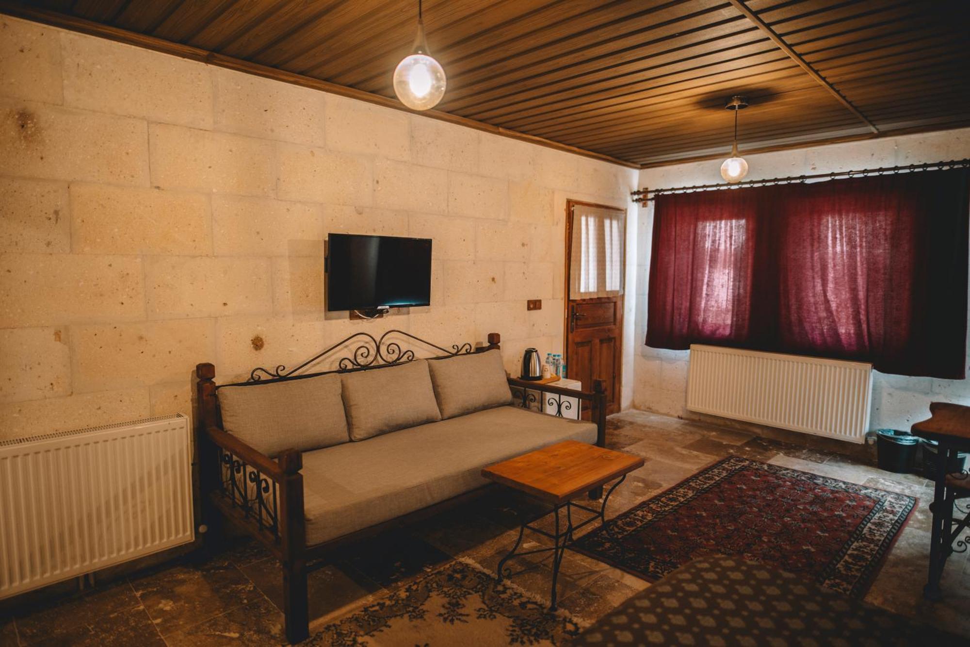 Cavusin Cave House-Cappadocia Bed & Breakfast Goreme Exterior photo
