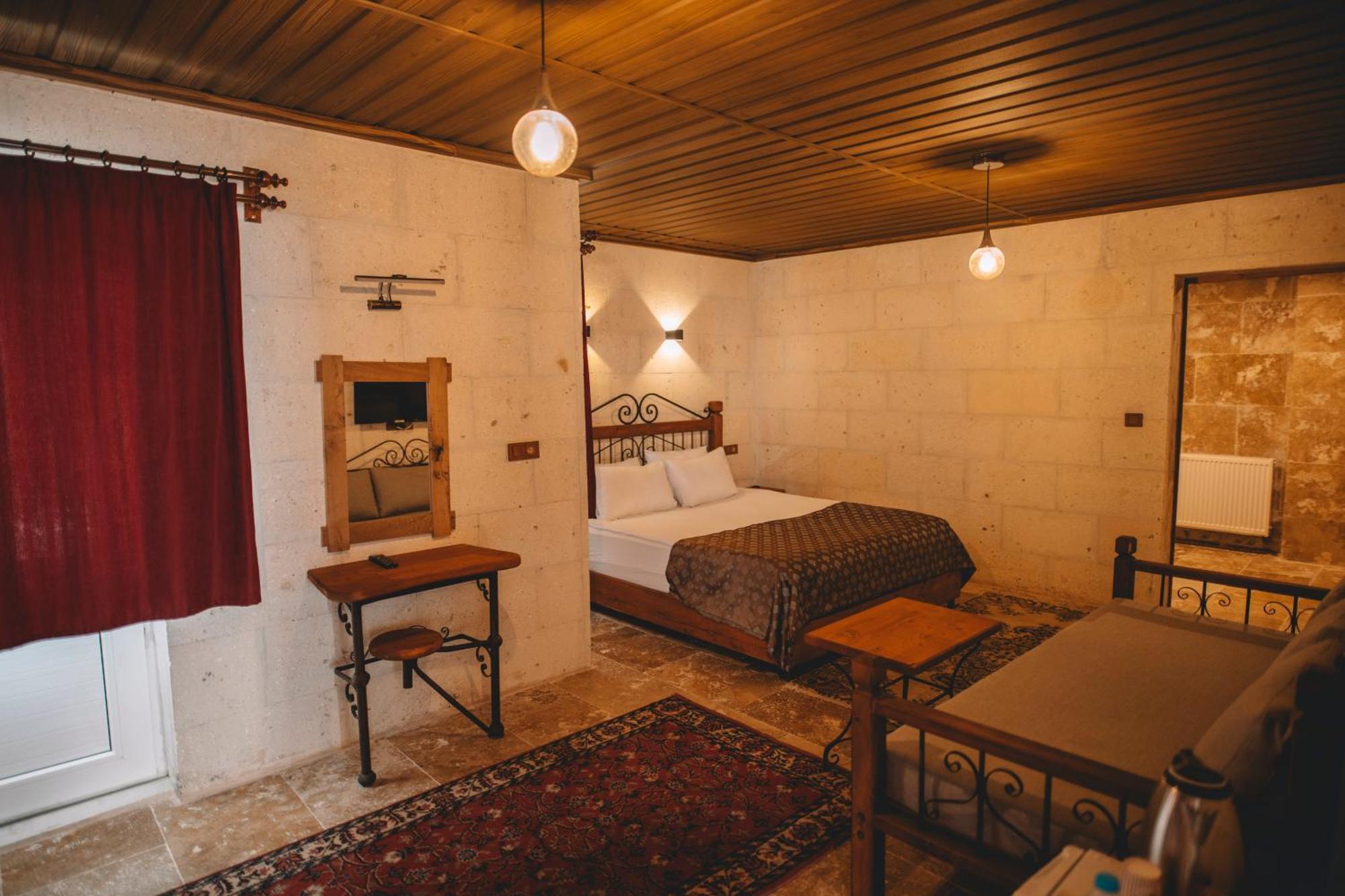Cavusin Cave House-Cappadocia Bed & Breakfast Goreme Exterior photo