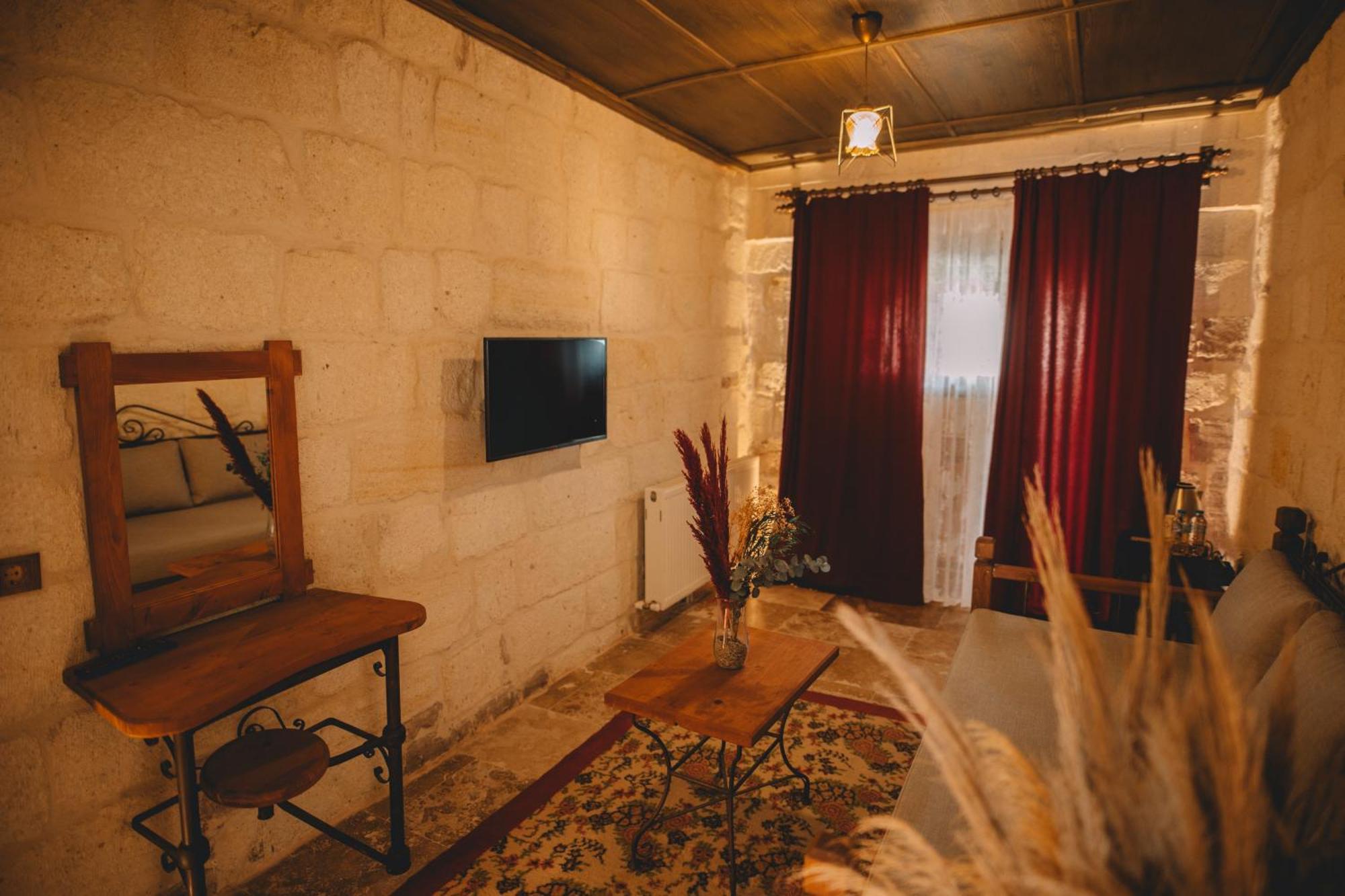 Cavusin Cave House-Cappadocia Bed & Breakfast Goreme Exterior photo