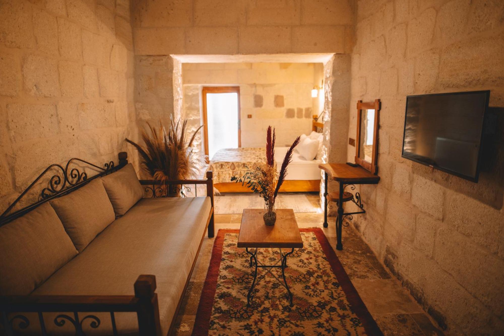 Cavusin Cave House-Cappadocia Bed & Breakfast Goreme Exterior photo